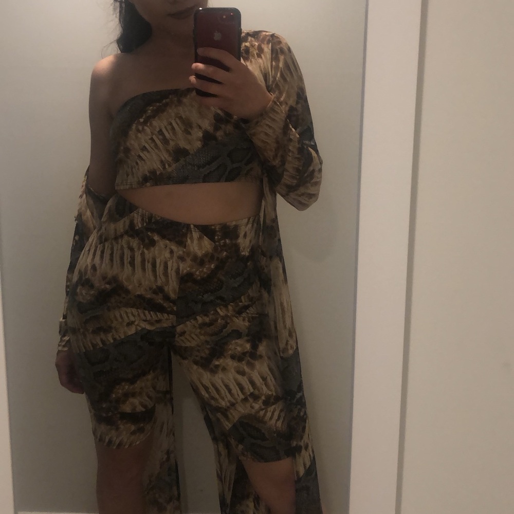 Crocodile design 2 piece set with long kimono